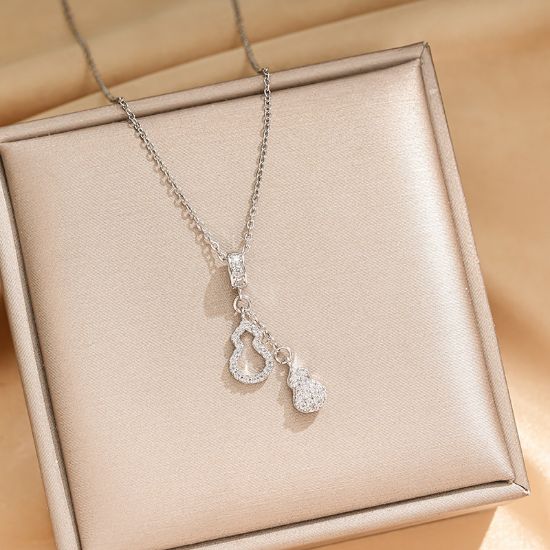 Picture of Real gold electroplated tassel gourd series titanium steel necklace for women fashion versatile internet celebrity popular collarbone chain jewelry wholesale